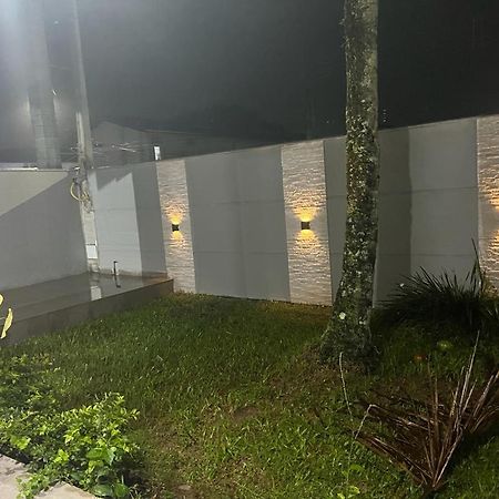 Villa Casa Para Alugar Em Bertioga - Piscina, Wifi E Churrasqueira Exterior foto