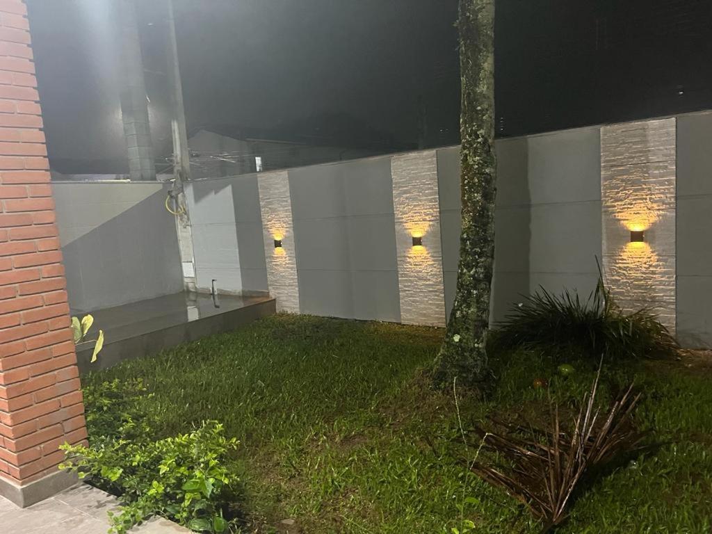 Casa Para Alugar Em Bertioga - Piscina, Wifi E Churrasqueira Exterior foto